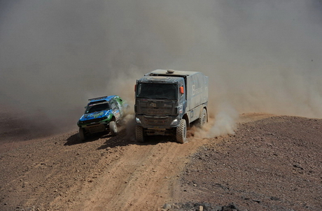 Първа серия уникални снимки от етап 11 на рали Дакар 2014