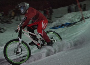 Снежната байк надпревара Borovets Winter Bike Duel с голям успех