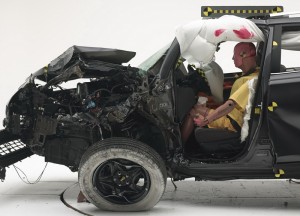 Новият Toyota RAV4 се провали на тест за безопасност в САЩ