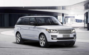 Голям и еко: Range Rover Hybrid Long Wheelbase блесна в Пекин