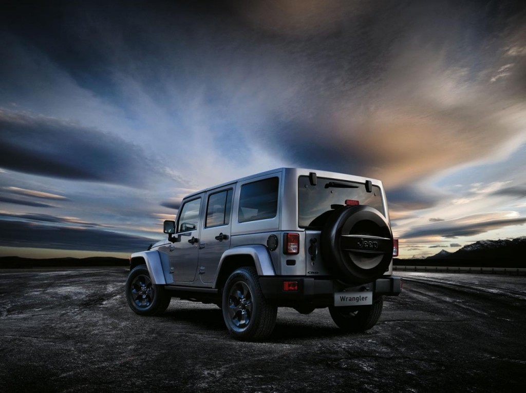 Черный jeep wrangler