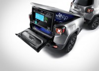 Jeep Renegade Hard Steel с ремарке за офроуд и интернет